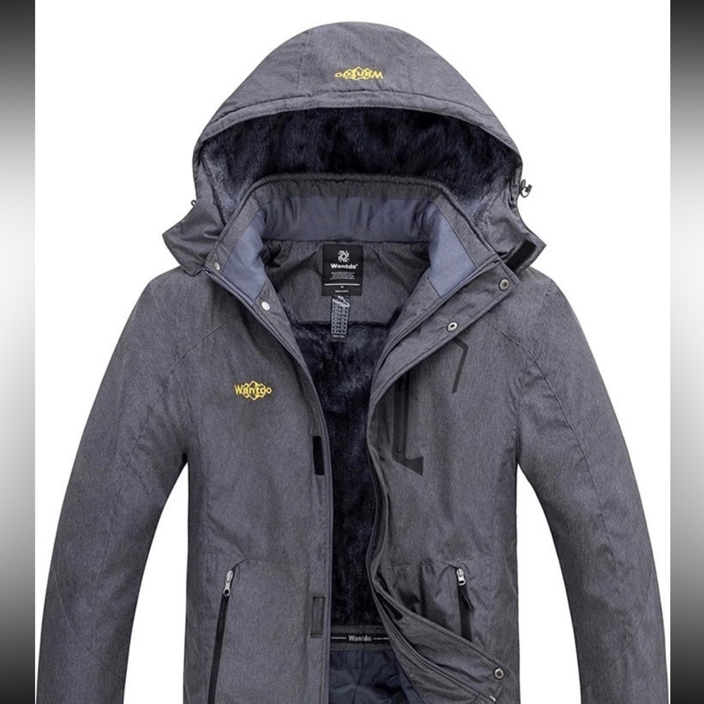 Wantdo Men's Mountain Waterproof, Windproof Ski Jacket. Size M.